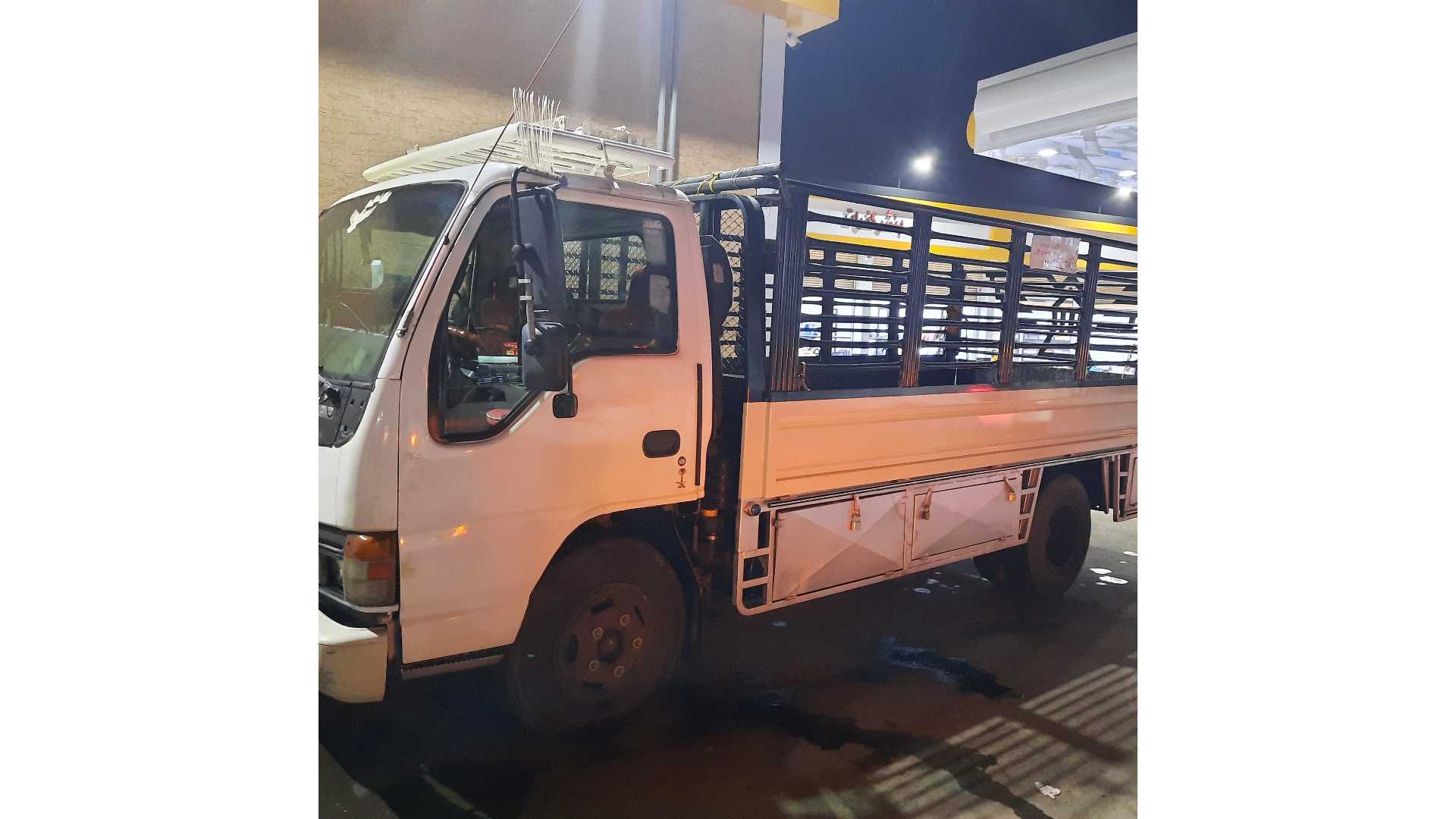 دينا نقل عفش غرب الرياض 0508536089