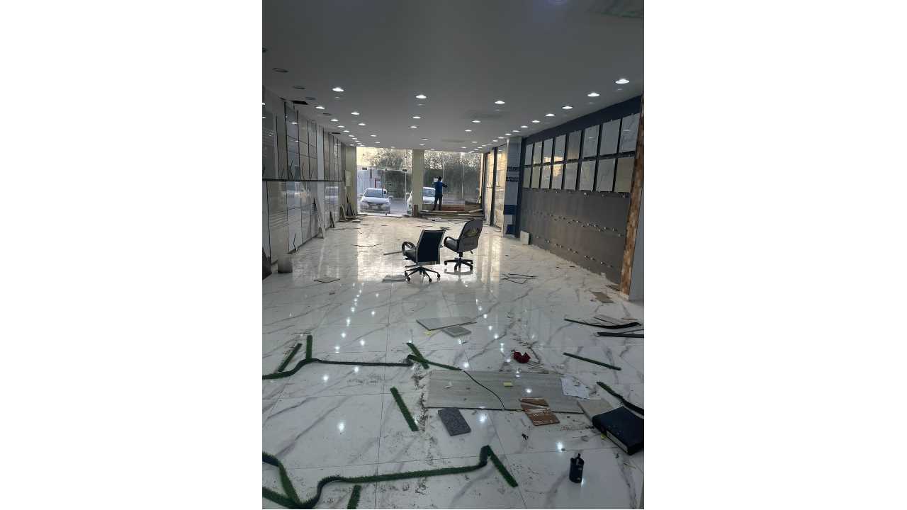 للايجار معارض تجاريه الموقع الرياض حي العزيزيه شارع الحديده